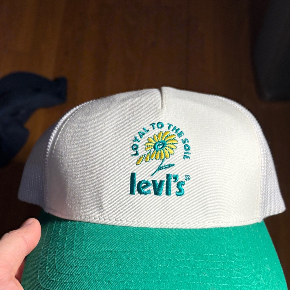 Levi's White and Green Floral Cap